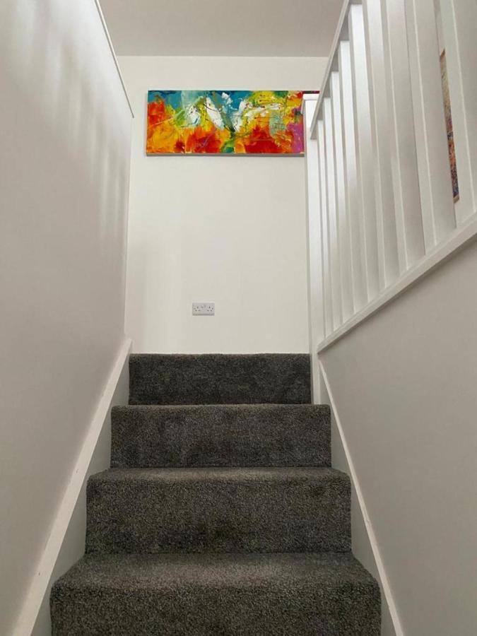 Central 2 Bed Newly Built Duplex Penthouse With Free Gated, On-Site Parking, Lift Access, Self Check-In, Super Fast Wifi, Two Cathedral View Terraces & Sleeps 6 بيتربرو المظهر الخارجي الصورة